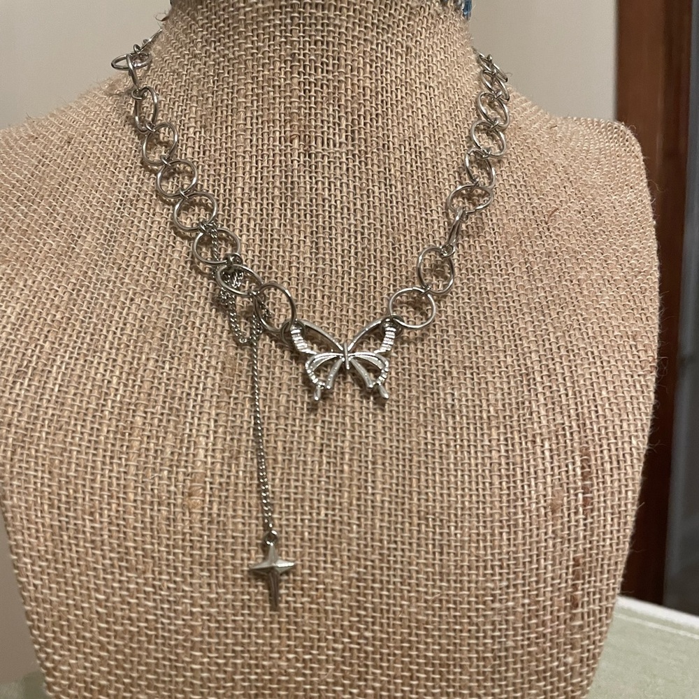 Fashion Hallow Butterfly 🦋 Necklace